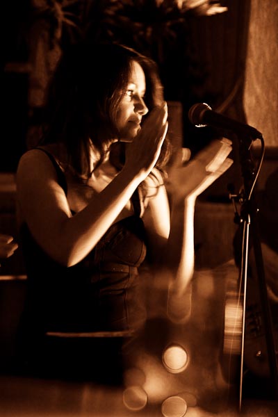 Okay... there's no flash used here... but I like the mood of this pub image. Taken at F2.8, 50/sec, ISO800, 200mm. Even in a pub environment, there's plenty of opportunity to take shots without flash.