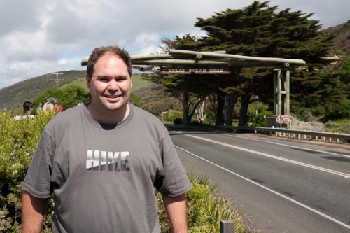 -20099925 The official start of the Great Ocean Road. Photo by Barry Johnston.