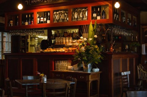The coffee counter. ISO 800, 1/60, F5, 38mm, Manual.